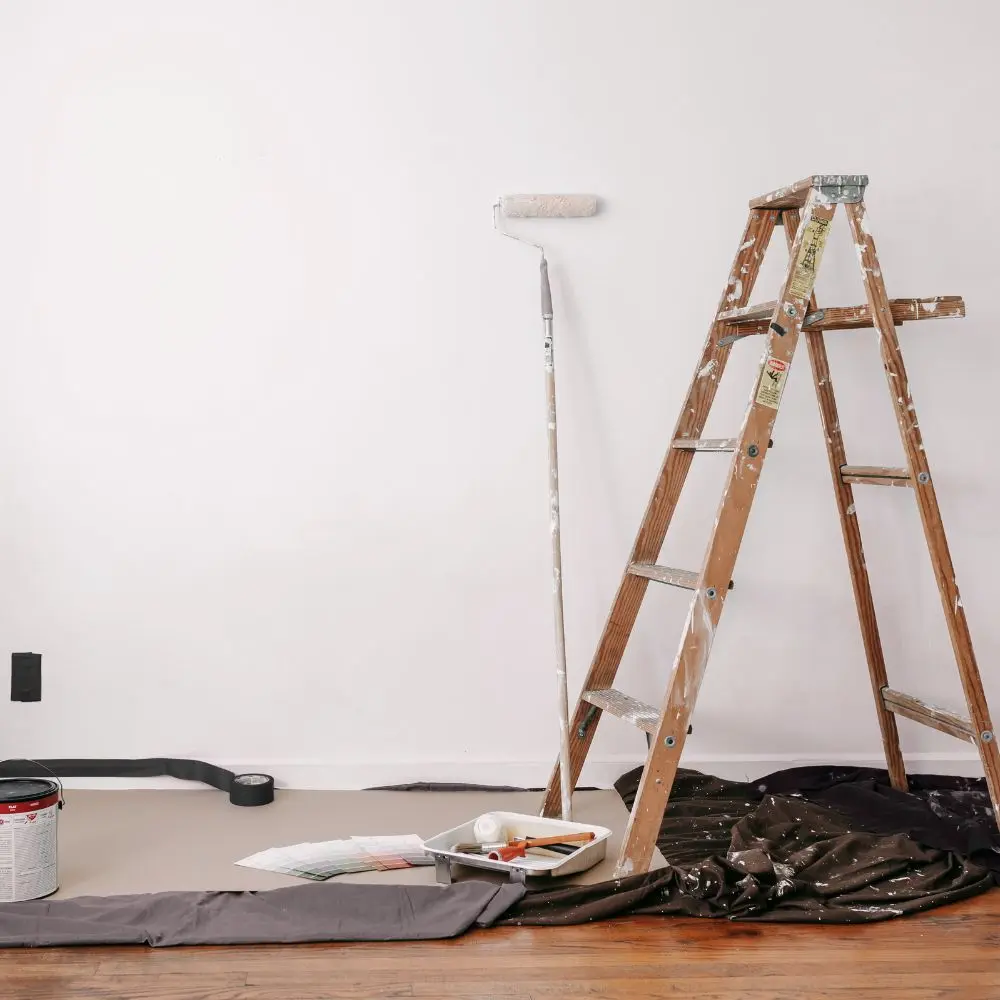 Pintado para mantenimiento de casa por gestión Rent to Rent en Madrid